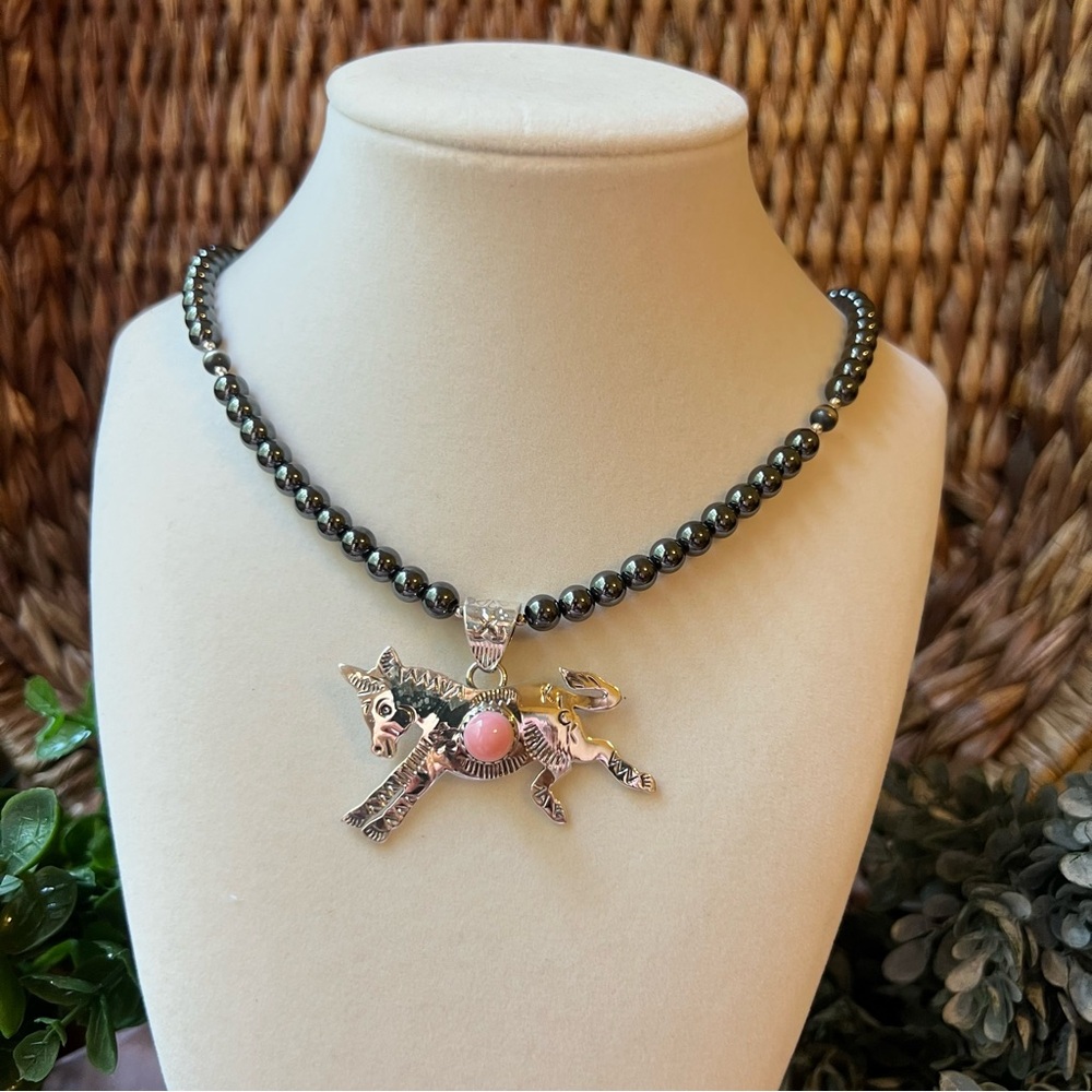 925 Sterling Silver Donkey Pendant with Pink Conch Center Stone
Pendant only - Picture 8 of 12